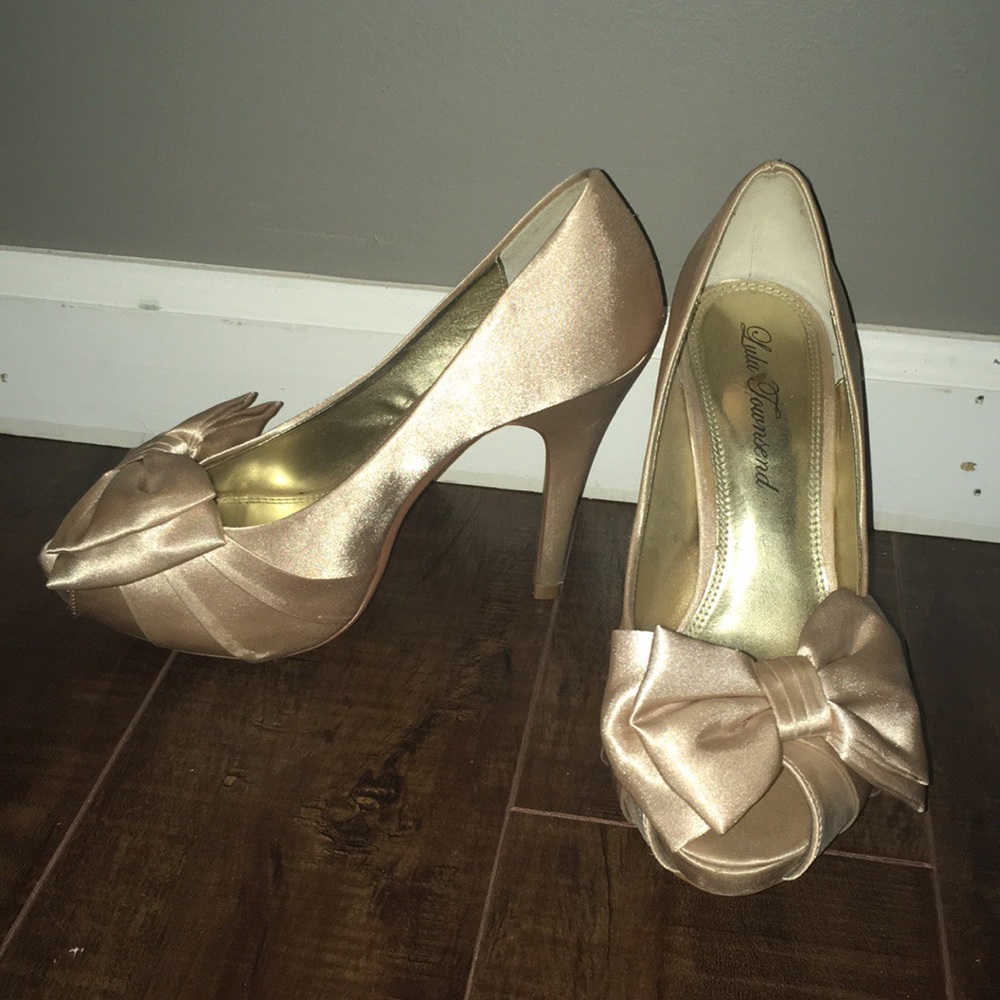 Lulu Townsend Cream Heels with Bow